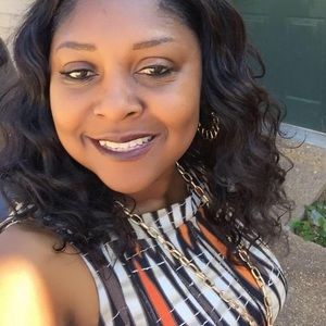 Meet your Posher, Angela